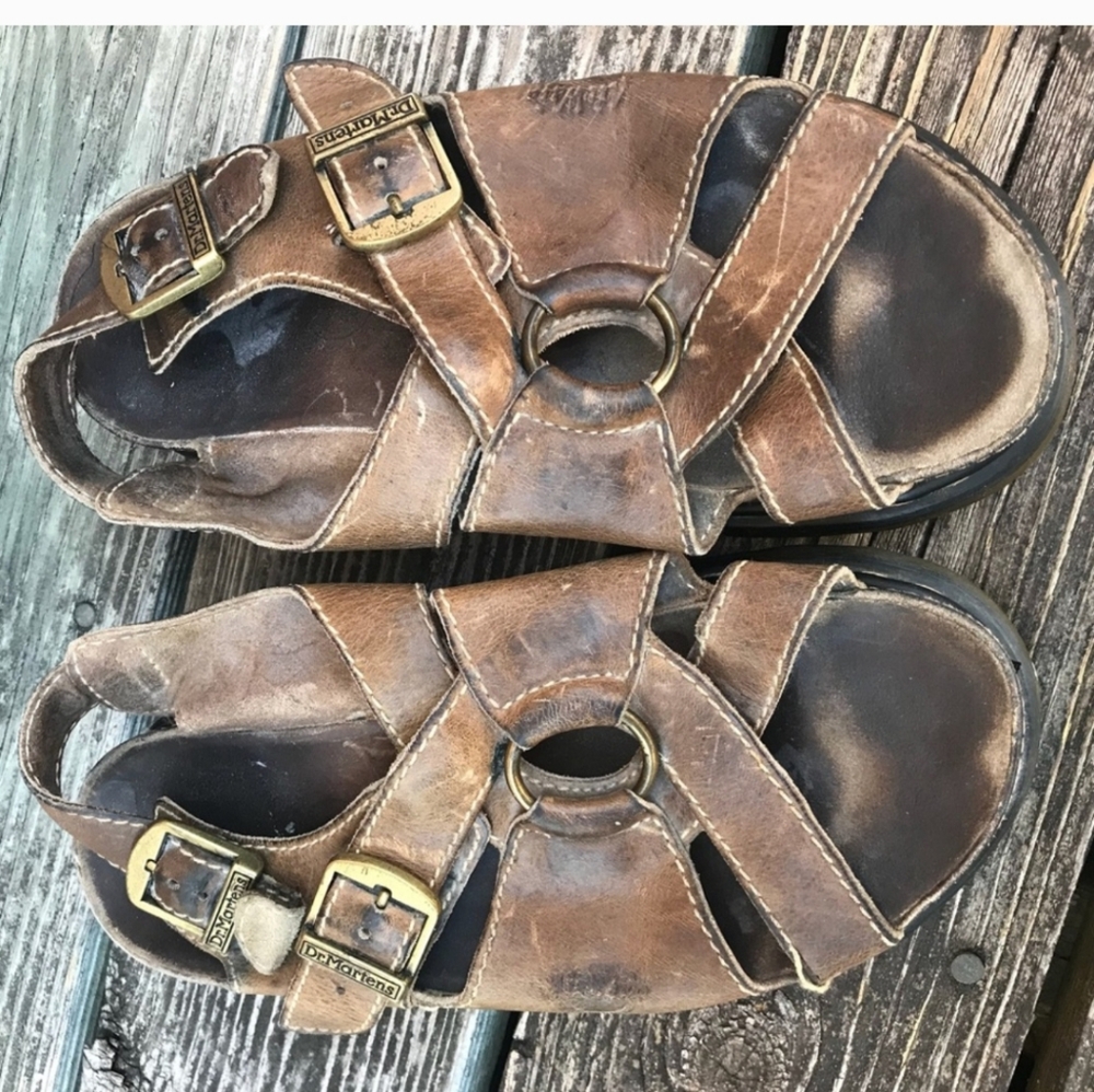Dr. Martens Sandals Mens 10 Preloved. STURDY LEATHER WITH SIGNITURE DM SOLES.